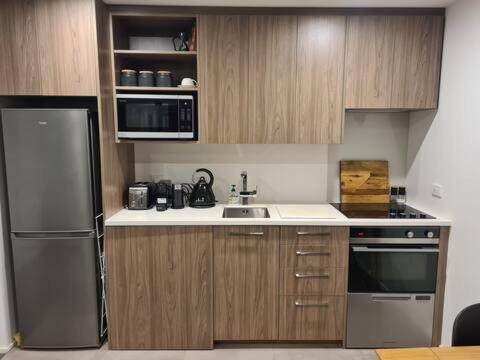 Modern 1 Bedroom Apartment Across From Hagley Park Christchurch Eksteriør billede