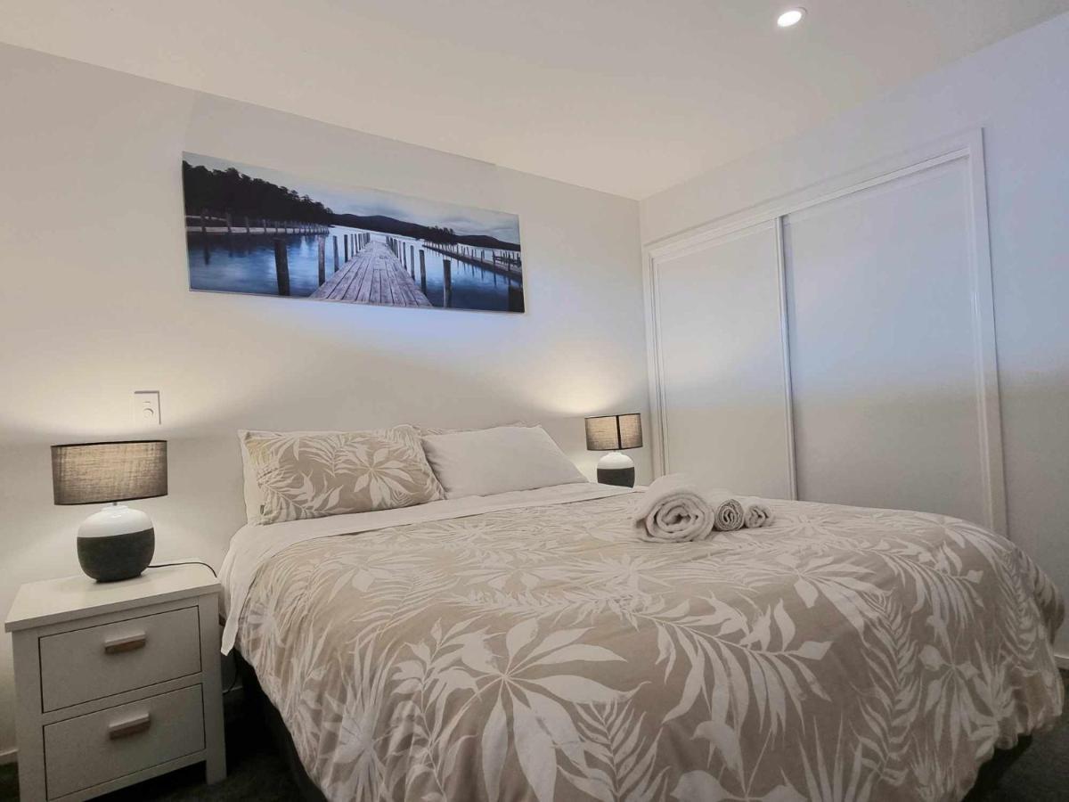 Modern 1 Bedroom Apartment Across From Hagley Park Christchurch Eksteriør billede