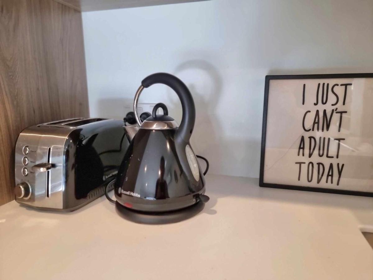 Modern 1 Bedroom Apartment Across From Hagley Park Christchurch Eksteriør billede