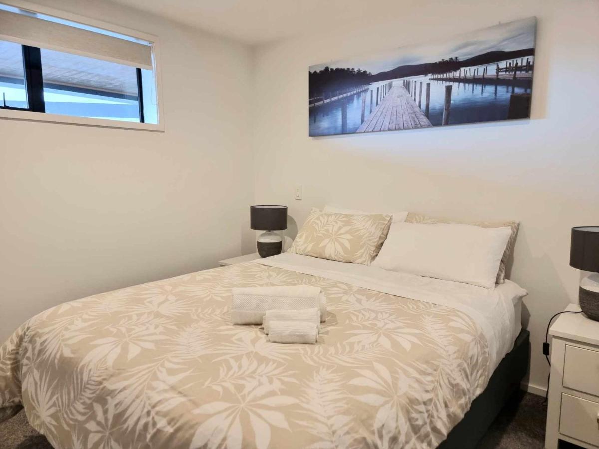 Modern 1 Bedroom Apartment Across From Hagley Park Christchurch Eksteriør billede
